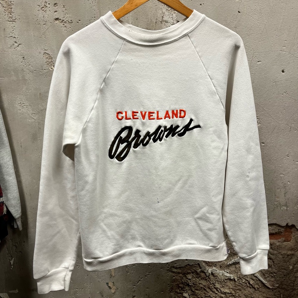 Vintage 1980s Cleveland Browns Embroidered Logo Crewneck Sweatshirt USA Made L